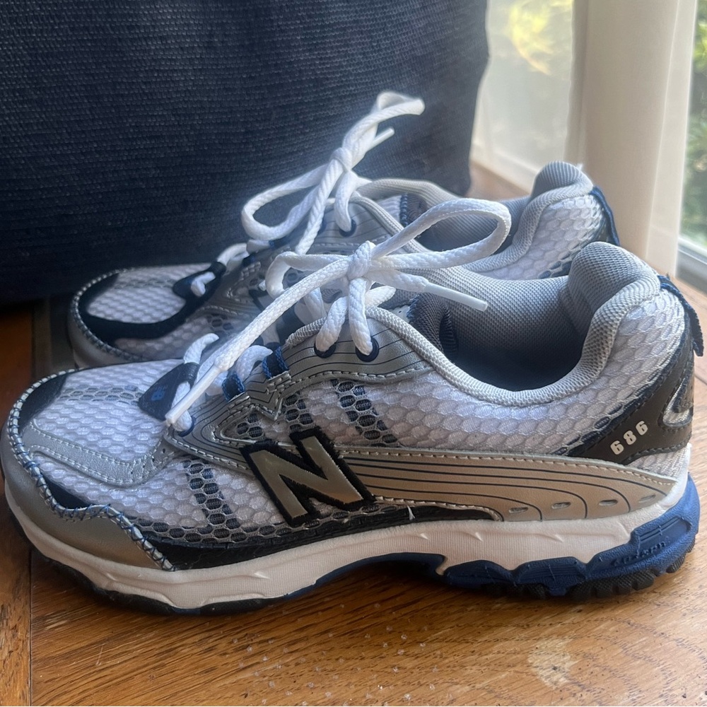 New balance 686 boys size 4